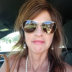 Meet your Posher, Brenda